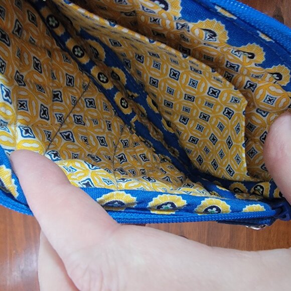 Vera Bradley Rivera Blue Zip Closing/Wristlet /Carryall Holder/ Wristlet. - Picture 10 of 14